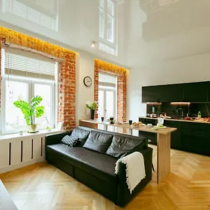 Apartment Wspolna 54a: With Free Parking, Warsaw