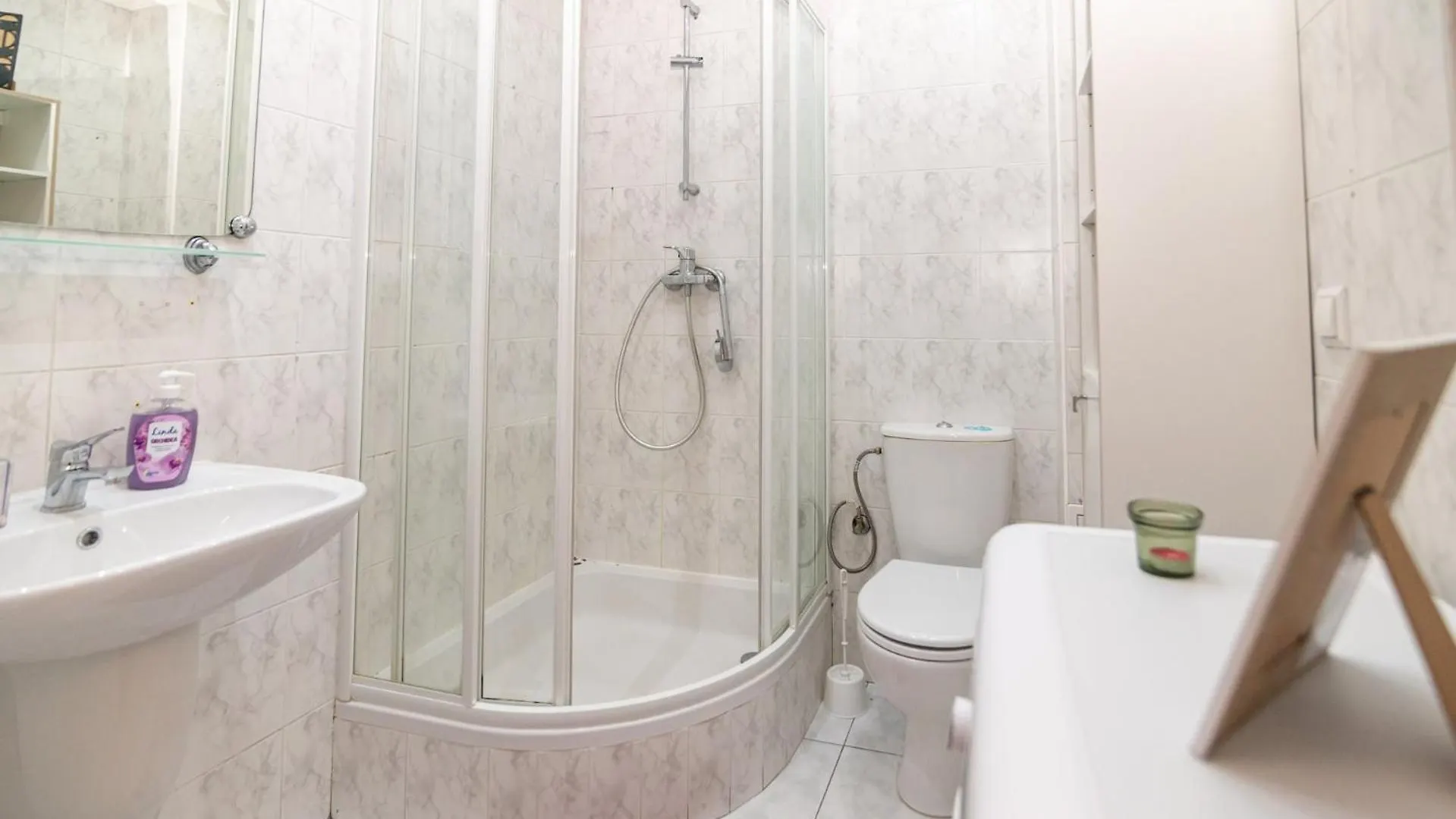Apartment Regem Pokoje Nowogrodzka Warsaw