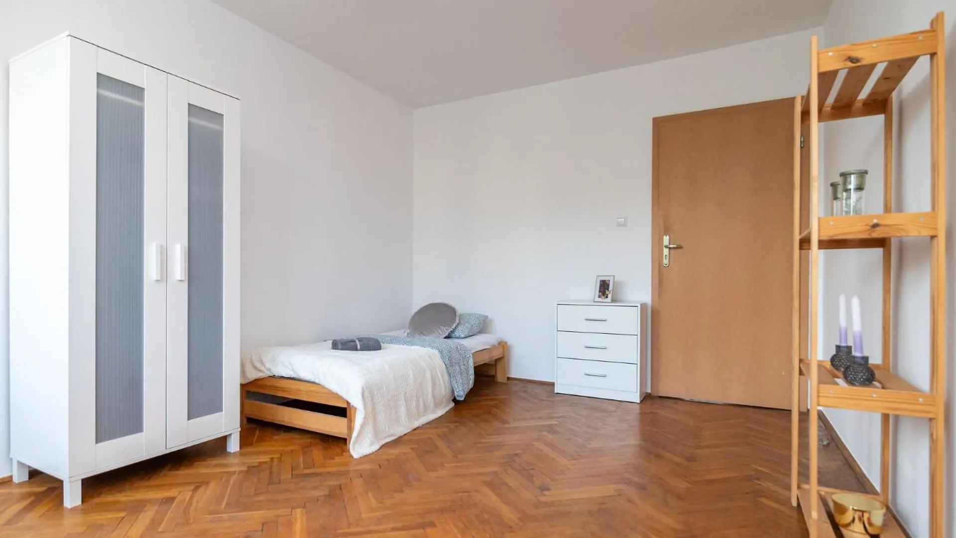 Apartment Regem Pokoje Nowogrodzka Warsaw Poland